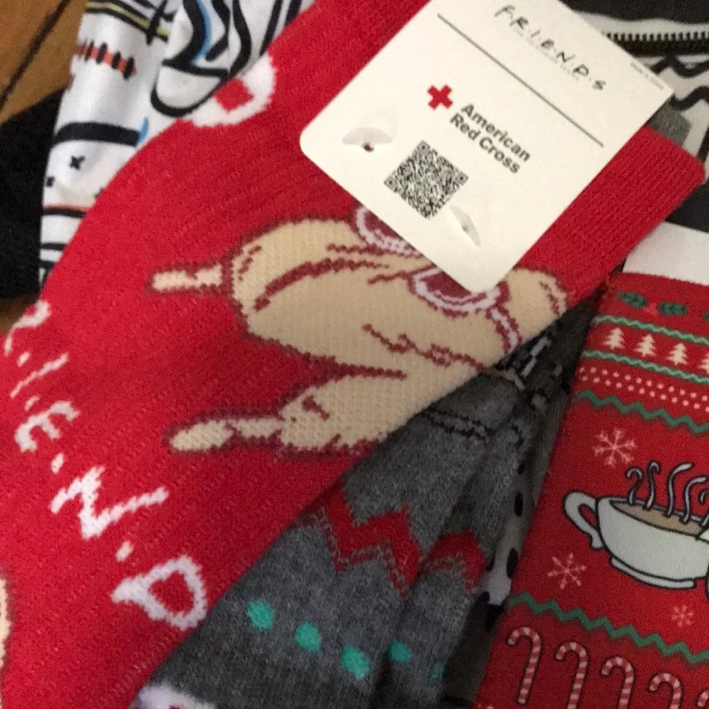 Friends Central Perk Graphic T-Shirt and‎ Themed Accessories
